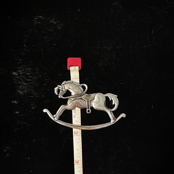 Silver Rocking Horse Brooch - Picture 4 of 4